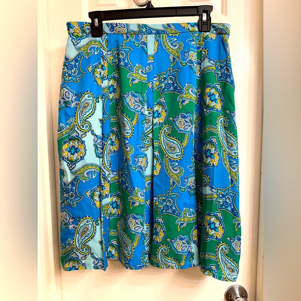 Silk Liz Claiborne Women’s Silk Blue/Green Paisley Pleated Skirt, Size 12 Petite